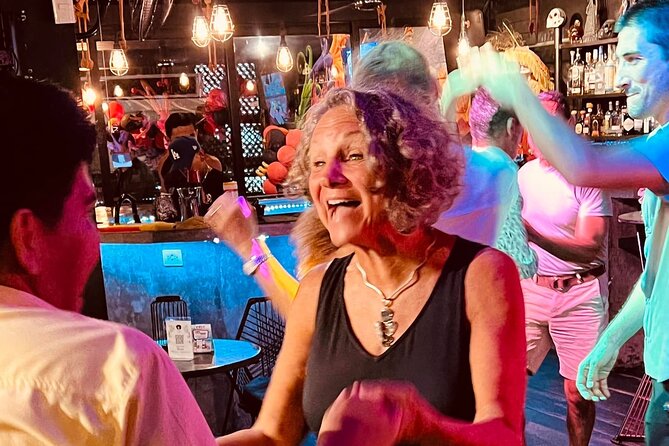 Cabaret Show and Mixology Cocktails in a Mexican Cantina - Costumes and audience participation: fun, not a test