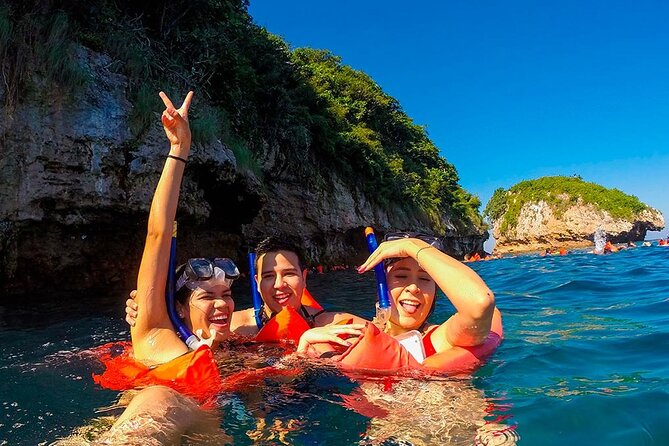 Catamaran Tour to the Arches, Playa las Animas, Snorkeling and more - Cruise to Los Arcos de Mismaloya: your first big views and the breakfast start