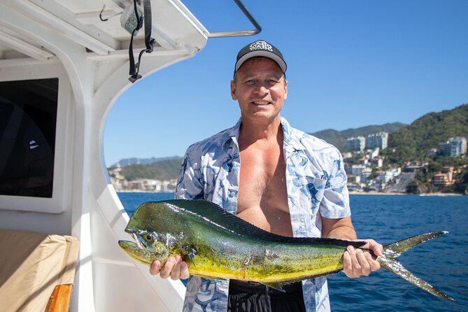 Fishing and snorkel tour in Puerto Vallarta and Nuevo Vallarta - Fishing in the Bay: From Jack Crevalle to Trophy-Fish Dreams