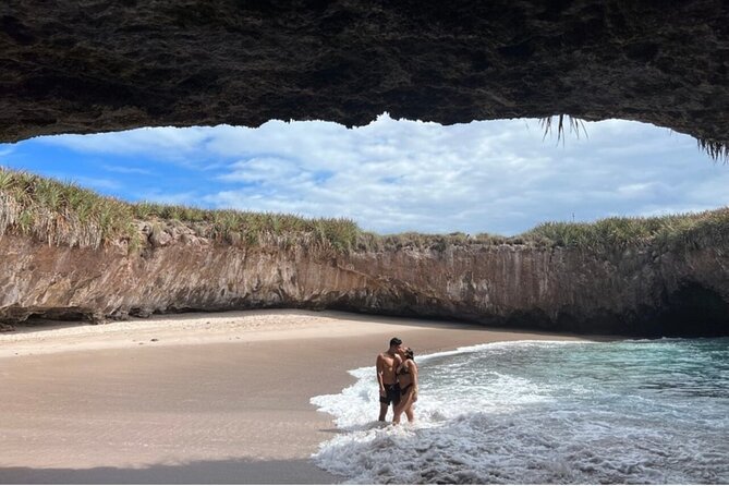 Guaranteed Hidden Beach • Private : up to 4 pers. • Punta Mita - Private Boat Time From Punta Mita Pier