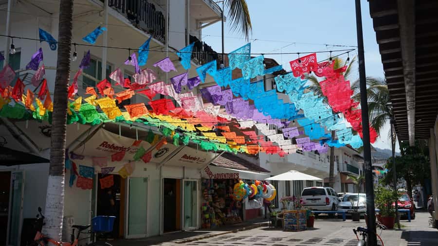 Guided tour of Vallarta in one day - Los Arcos de Mismaloya Mirador and High-Waves Area