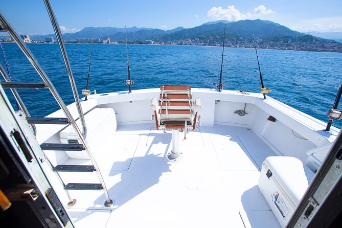 Hatteras 42-44' Classic Yachts in Puerto & Nuevo Vallarta - Price and value: $860 per group for up to 14
