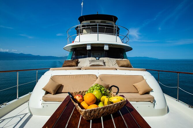 Hatteras 58-61' Luxury Yacht in Puerto Vallarta & Nuevo Nayarit - Crew Service on a Luxury Yacht: Attentive, Fun, and Sometimes Messy