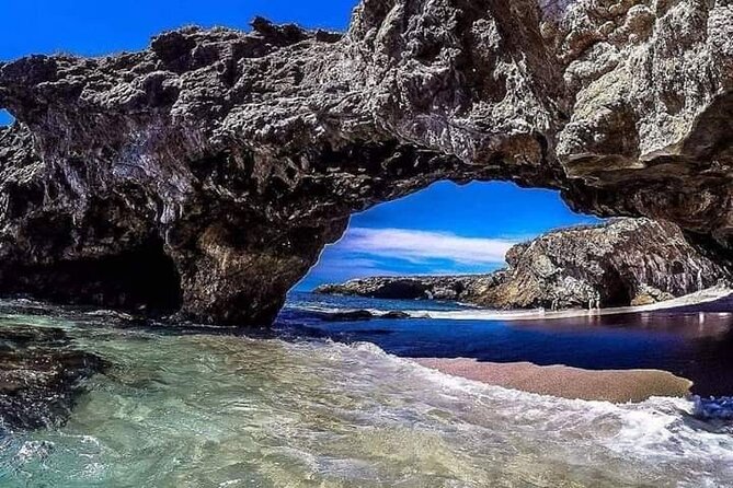 Hidden Beach - Marietas Islands - The real itinerary happens around the islands (not just on land)