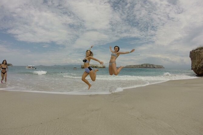 hidden beach tour guaranteed! - La Nopalera beach: short visit, short swim, real character