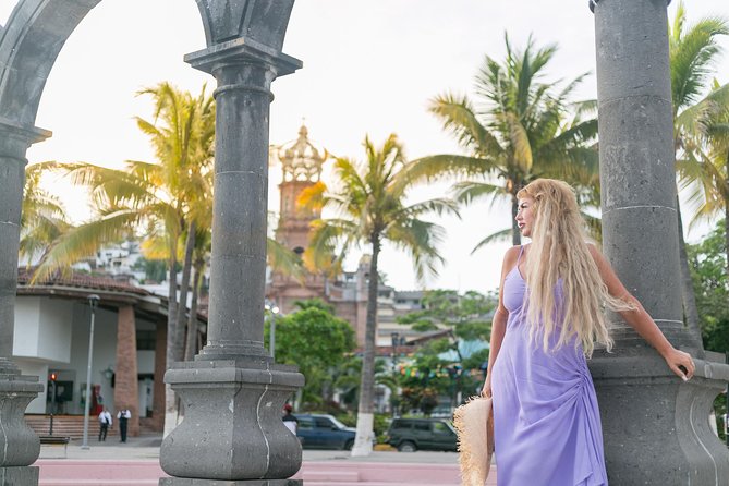 Photo Shoot in Puerto Vallarta Historic Downtown - Deliverables: 20 high-resolution JPEGs, ready in 10 days