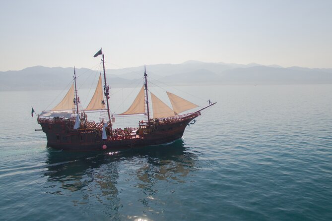 Pirate Ship Premium Dinner Cruise with Show - Key highlights to plan around