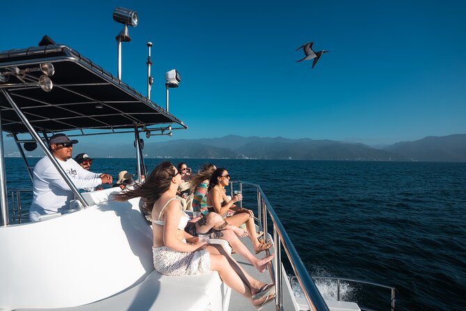 Private Yacht Charter Chica Fun 6 waterslides in Puerto Vallarta - On-board fun: six waterslides plus snorkel and paddle options