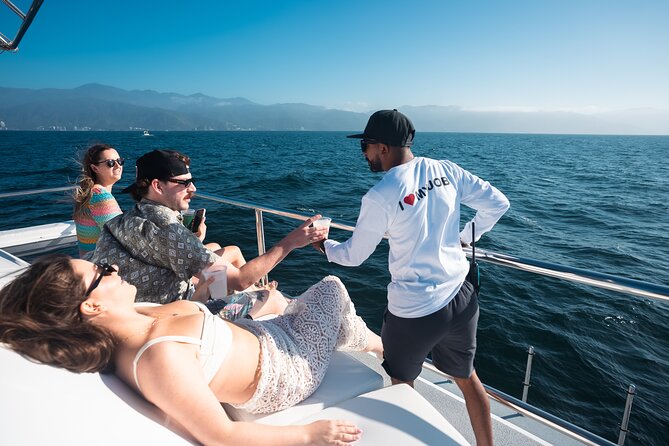 Private Yacht Charter Chica Fun 6 waterslides in Puerto Vallarta - Price and value: how $1,940 becomes reasonable for up to 15 people