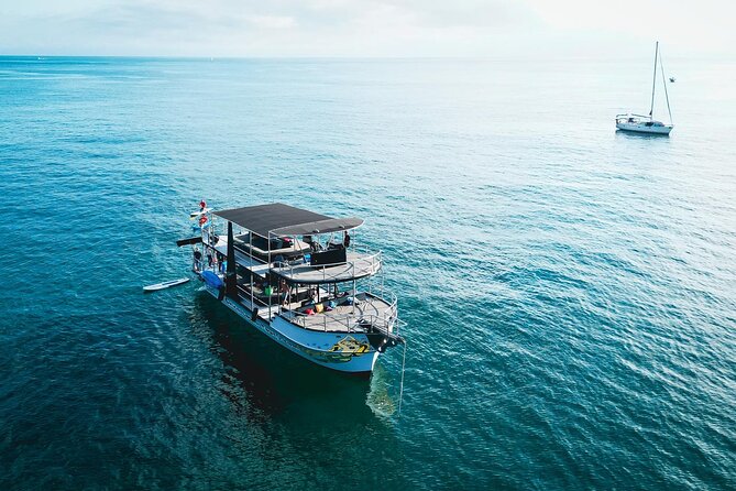Private Yacht Charter ChicaFUN 2 Waterslides All Inclusive - Private yacht charter ChicaFUN 2: what you’re really buying