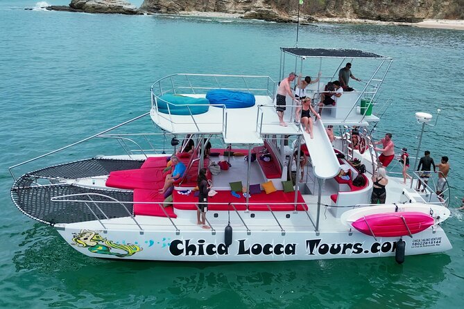 Private Yacht Charter ChicaFUN 3 Waterslides All Inclusive - All-inclusive drinks and snacks that actually matter