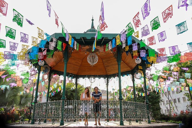 Professional photographer - Puerto Vallarta - Nuevo Vallarta, photo session - Price and Value: $210 for a Group Up to 15