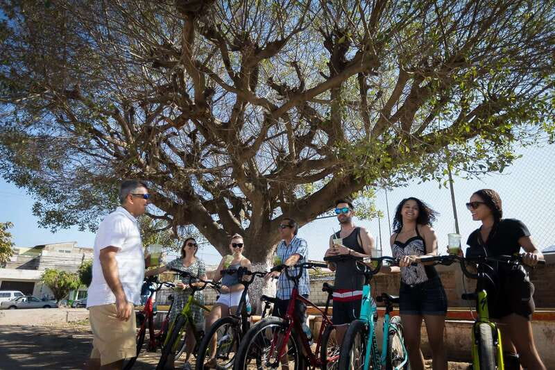 Puerto Vallarta: Bikes and Bites Tour - The beach finish: cold cerveza or a cocktail in a real setting
