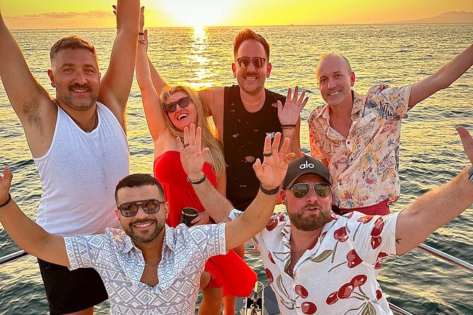 Puerto Vallarta: Gay Luxury Sunset Cruise with Premium Open Bar - Fresh on-board hors d’oeuvres (and why it’s more than snacks)