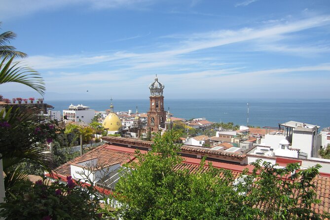 Puerto Vallarta Historical El Centro: A Self-Guided Audio Tour - Plaza de Armas: Gossip, Goods, and the Center of Town