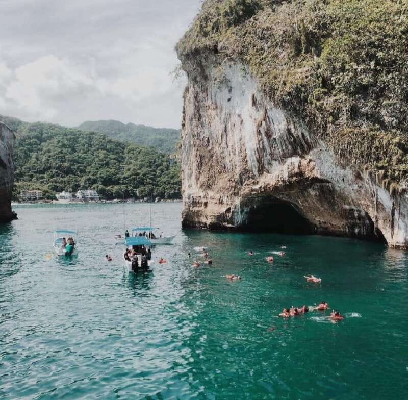 Puerto Vallarta: Los Arcos Islands Boat Tour and Snorkeling - Should You Book This Los Arcos Islands Boat and Snorkeling Tour?