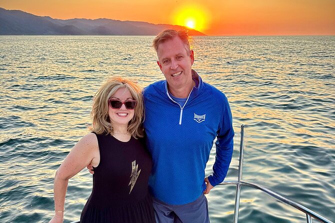 Puerto Vallarta: Luxury Yacht Sunset Cruise with Premium Open Bar - A 3-Hour Sunset Loop That Feels Special Without Getting Complicated