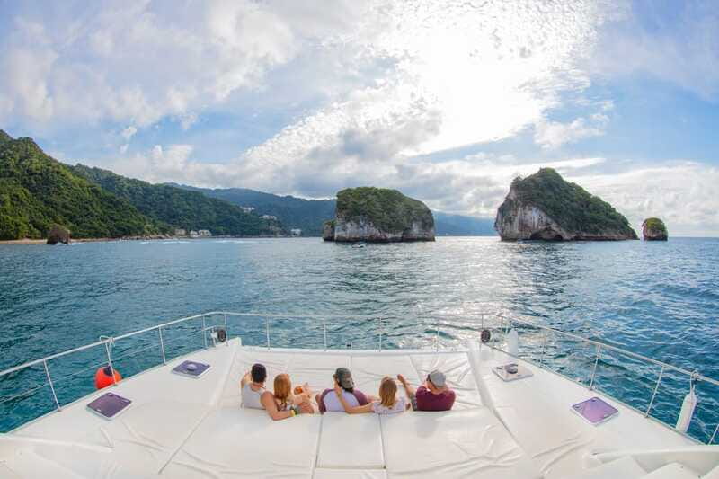 Puerto Vallarta: Luxury Yacht Tour with Lunch and Open Bar - Who this yacht tour fits best (and who should skip it)