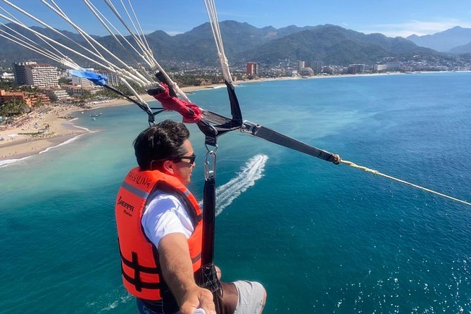 Puerto Vallarta Parasailing Experience - Beach take-off and landing: why it feels different from boat parasailing