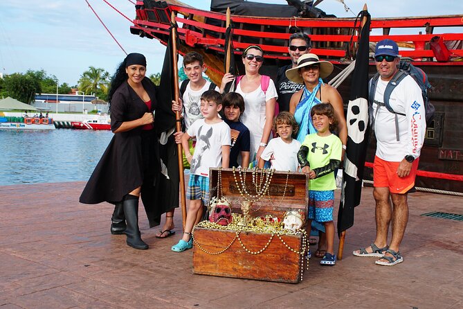Puerto Vallarta Pirate Premium Sailing Cruise - Lunch and open bar: the value of not worrying about food