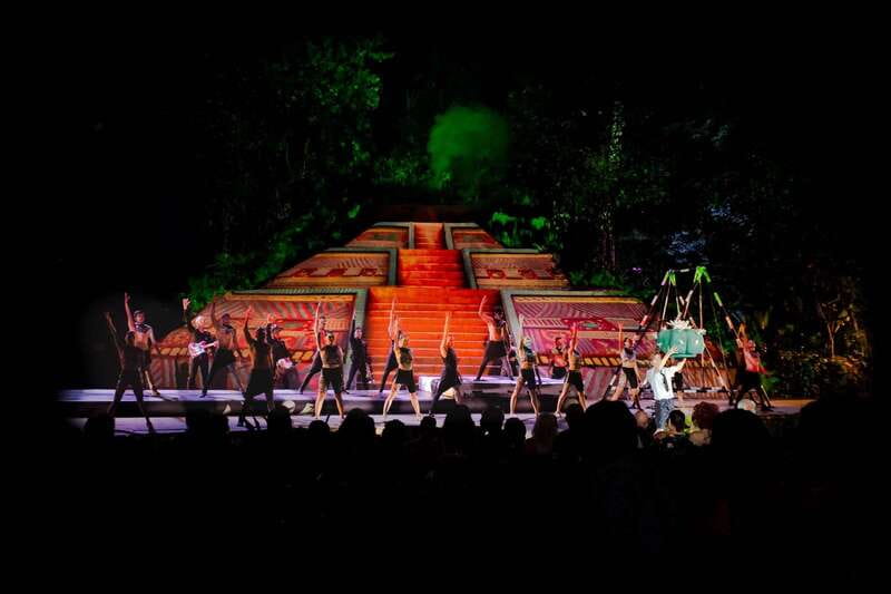 Puerto Vallarta Rhythms of the night, Show & Buffet dinner - Pickup, check-in, and the small details that can save time