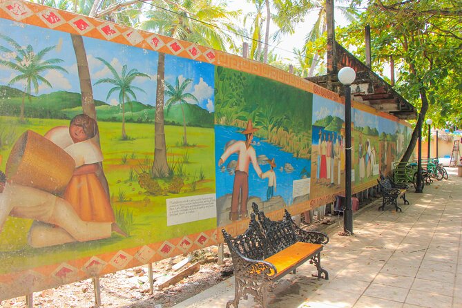 Sayulita & San Pancho - San Pancho Artisan Browsing: Where Shopping Feels Like a Gallery