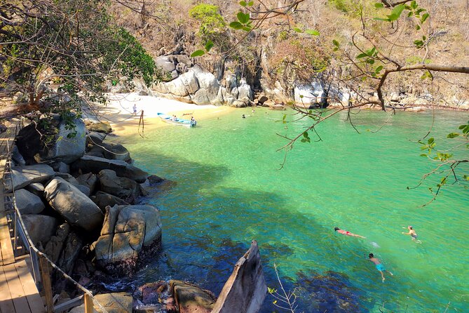 Selva y Playas Exóticas, Senderismo en Puerto Vallarta - Colomitos Beach: your first payoff swim (and the vibe shift)